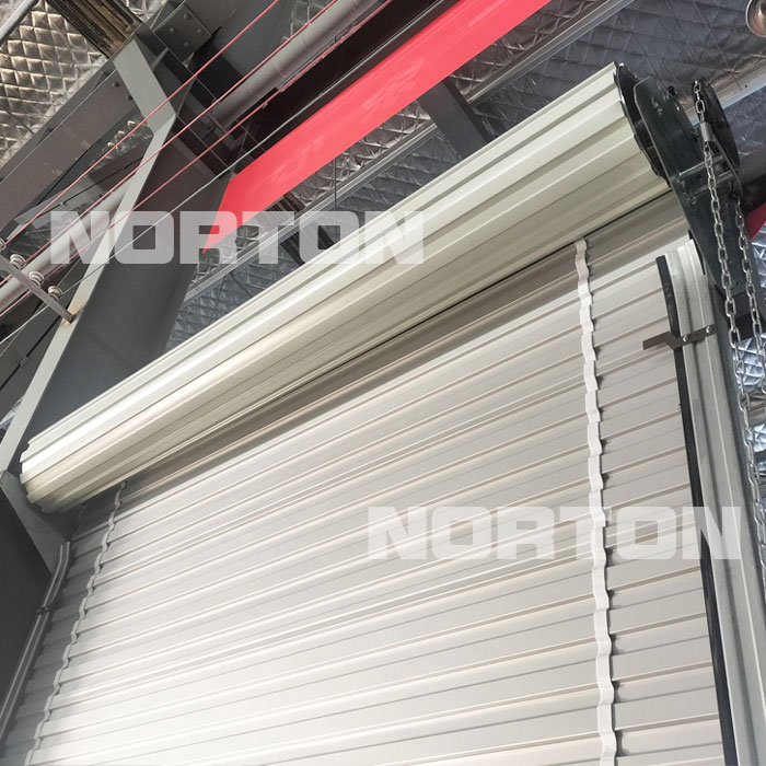 రోల్ అప్ డోర్స్ కోసం ఇన్‌స్టాలేషన్ గైడ్: మీరు ఈ వివరాలపై శ్రద్ధ పెట్టారా?